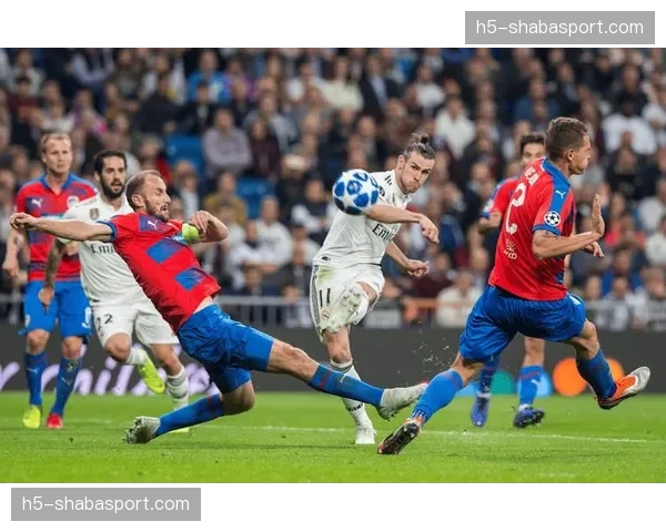 欧冠席位关键战：弗赖堡主场迎战法兰克福，胜者将占据第四