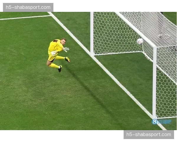 诺伊尔专访：谈复出后的状态、对新生代门将的看法与退役计划